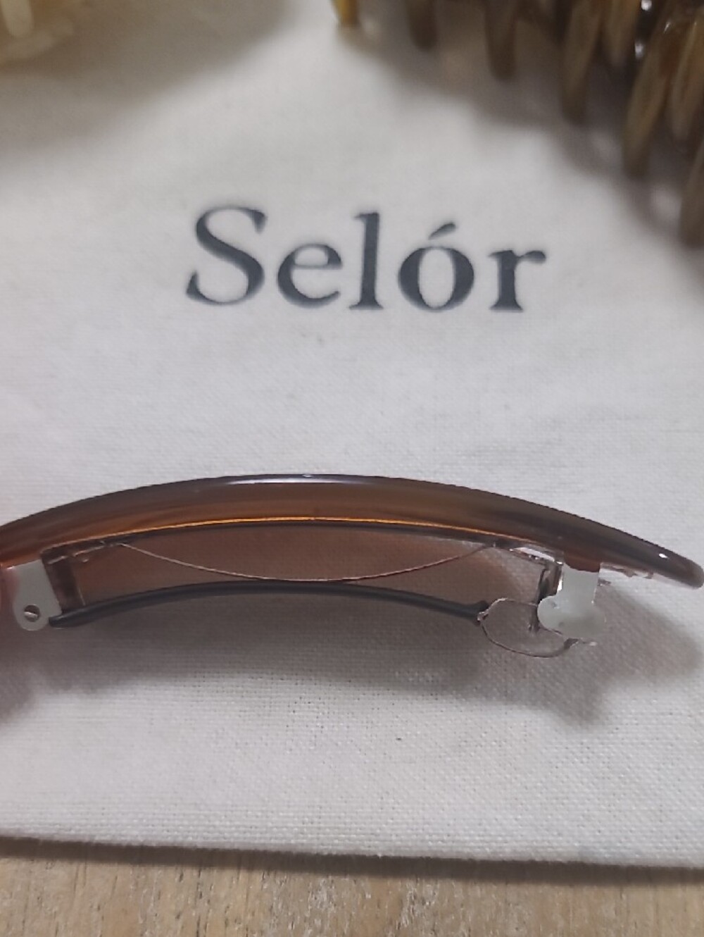 Selór Floral Hair Claw Clips and Brown Barrette Set. The Sweetheart Gift Set. - Picture 4 of 9